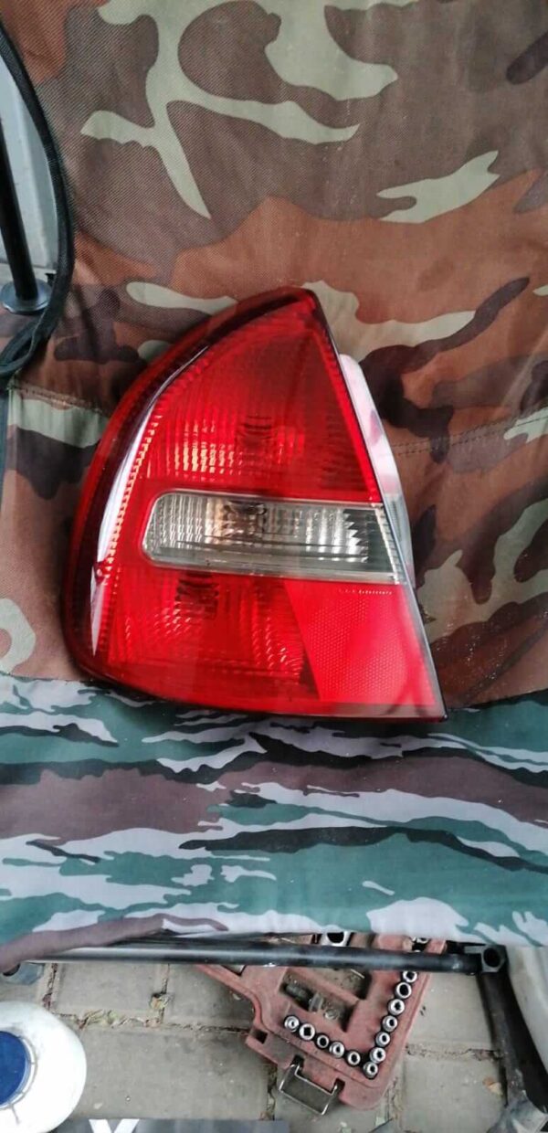 Левый задний фонарь, АВТОРАЗБОРКА В ЛИПЕЦКЕ Продажа оригинальных запчастей на Mitsubishi Carisma avtorazborkalipetsk.ru