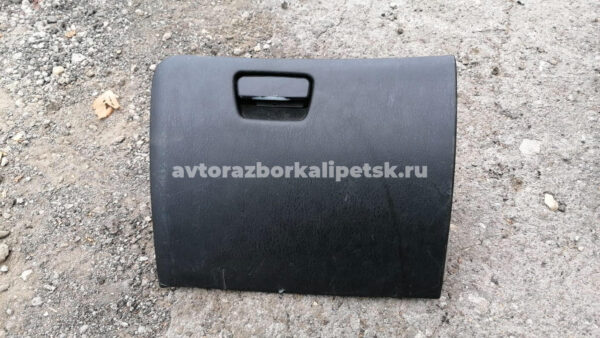 Бардачек на до ресталинг мицубиси каризма с 1995 по 2003 год цвет черный, АВТОРАЗБОРКА В ЛИПЕЦКЕ Продажа запчастей на Mitsubishi Carisma avtorazborkalipetsk.ru